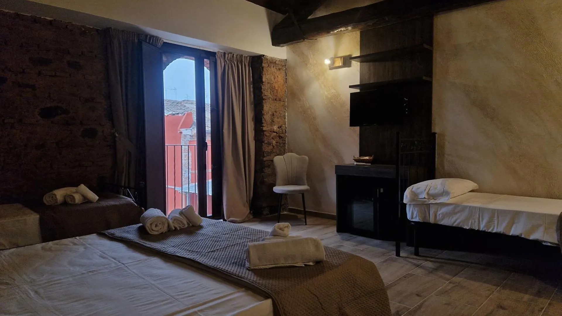Bed & Breakfast La Ciminiera Rooms Catania Italy
