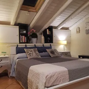 la-mansarda-di-ninni.taorminaitalyhotels.com/