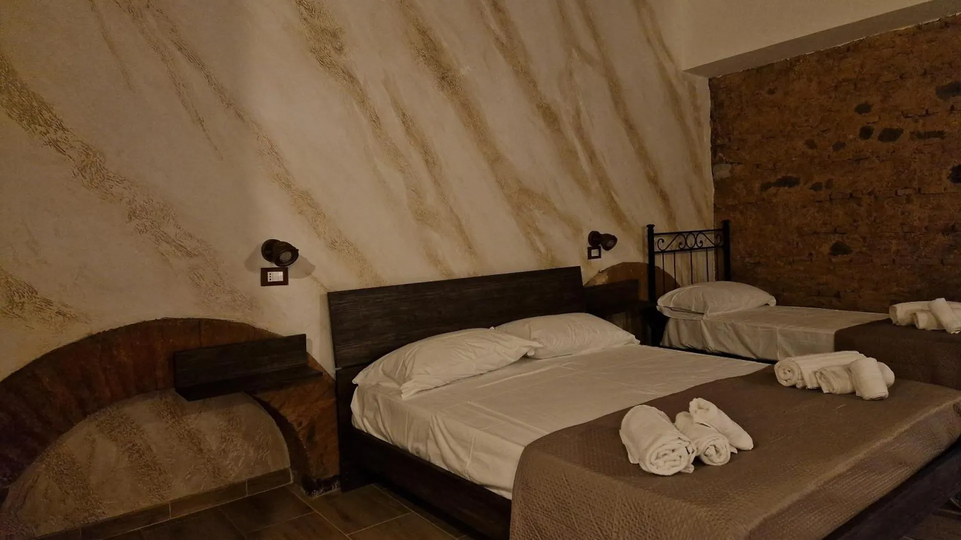 La Ciminiera Rooms Katania 0*,  Włochy